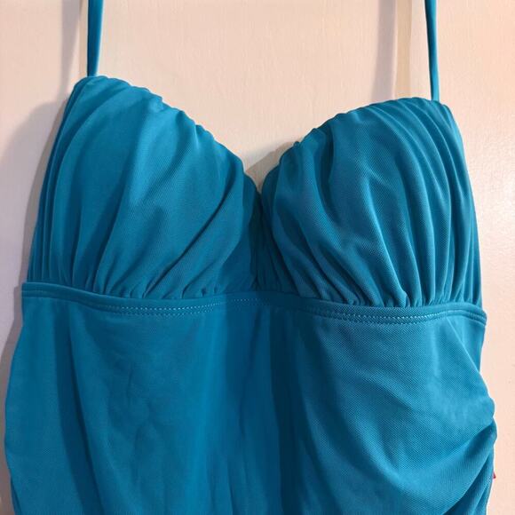 NWT SPANX Sultry Sweetheart One Piece
Swimsuit Aquamarine Blue Ruched Size 6 - Picture 5 of 12